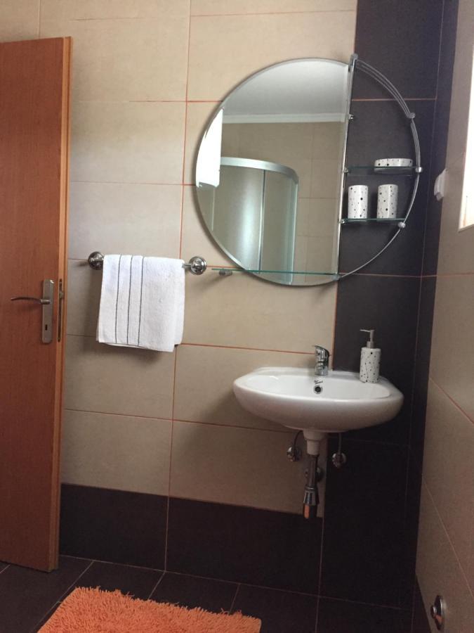 Vrh  Apartments Kukuruzovic מראה חיצוני תמונה